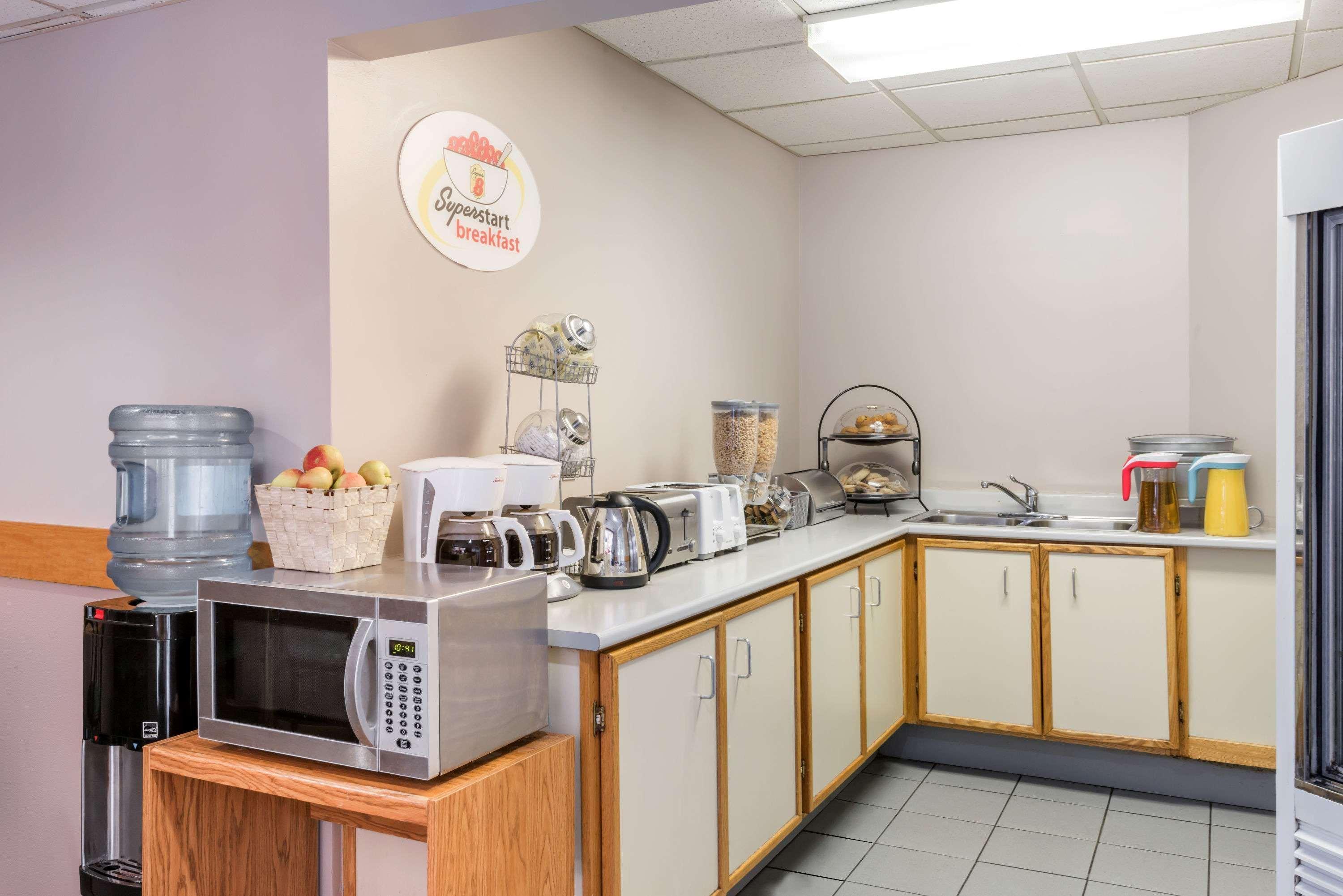 Hotel Super 8 Mount Hope/Hamilton International Airport Extérieur photo