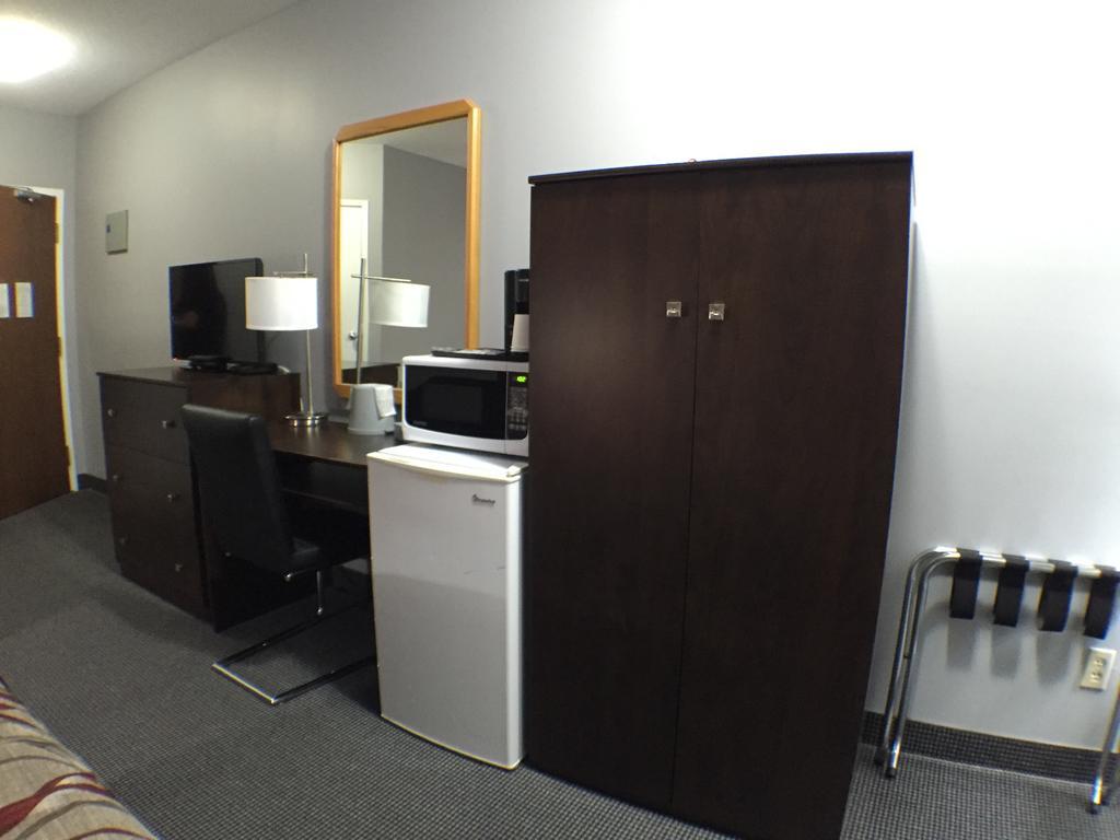 Hotel Super 8 Mount Hope/Hamilton International Airport Extérieur photo